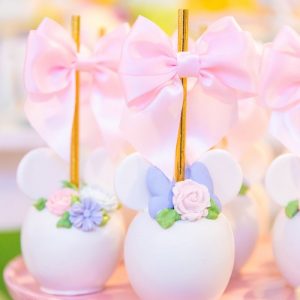 Pastel-Minnie-Mouse-Daisy-Duck-Party-via-Karas-Party-Ideas-KarasPartyIdeas.com28
